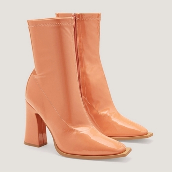 NEW! GABRIELLE UNION Coral Destinie Patent Block Heel Sock Ankle Booties 6.5. - Picture 1 of 9